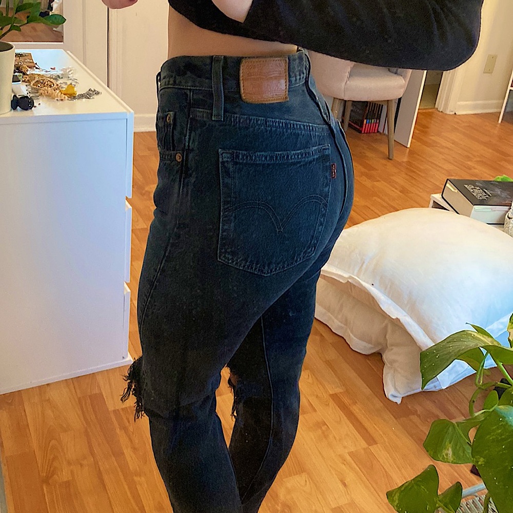 Levi’s vintage 501 S premium high rise skinny ripped knee ankle fray black jeans